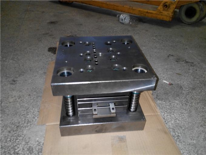 Troqueles estampadores/accesorios de la herramienta del metal progresivo de acero/del hardware de la precisión del molde 2