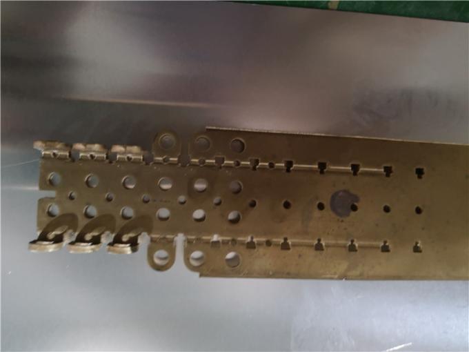Terminal progresivo del zócalo eléctrico del bronce de fósforo de la pieza estampada en frío de la precisión que sella piezas 0