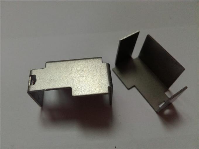Forma anodizada natural de aluminio del disipador de calor de los troqueles estampadores del metal que esconde el molde 0