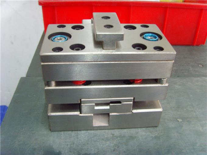 La pieza estampada en frío de la precisión del metal, el estampador de aluminio troquel los componentes WEDM que procesan manera 0
