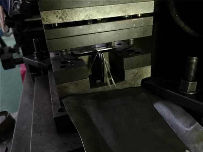 Los troqueles estampadores del metal anti de la corrosión/el sacador de encargo del metal mueren fuerza de la prensa de 25 toneladas 0