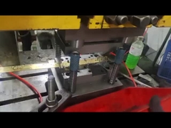 Latón dibujando tres cavidades con fácil construcción